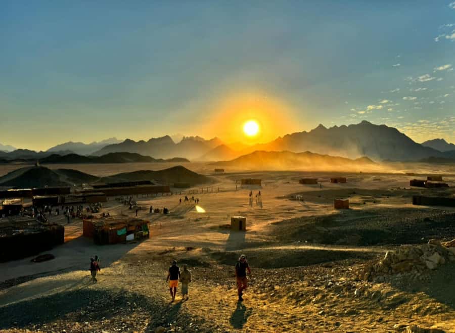 Hurghada: Safari Jeep & Camel Ride with BBQ Dinner & Show - BBQ dinner with Arabic tea, then the Tanoura show
