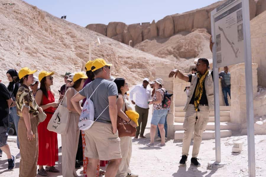 Hurghada: Small-Group Luxor Highlights & Tut Tomb Day Tour - Colossi of Memnon: two statues, centuries of atmosphere