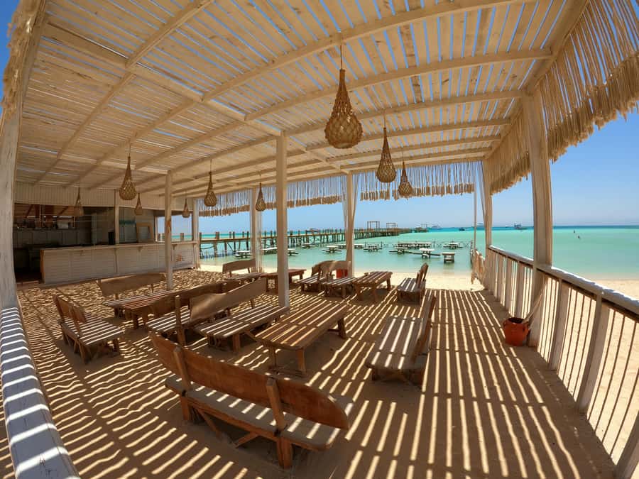 Hurghada: Snorkeling 6 x 1 to Orange Bay w Diving & Massage - How the boat day stays comfortable: snacks, drinks, and boat setup