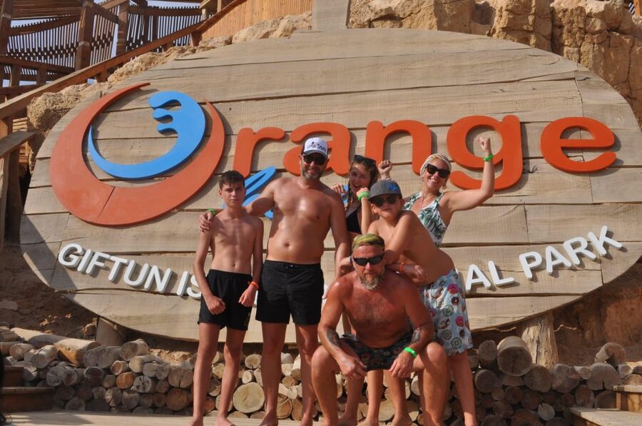 Hurghada: Speedboat Parasailing Adventures & Hotel Pick up - Who should book this Hurghada parasailing day trip