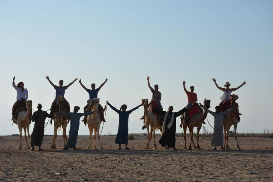 Hurghada: Sunset Camel Ride with Dinner - The one-hour camel ride at sunset, between valleys