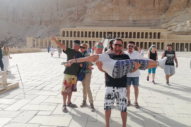 hurghada to Lxour private tour - valley of the king & more - Deir el Bahari: Hatshepsut’s terraced temple in half a day mood