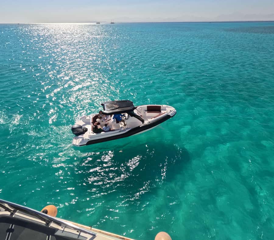 Hurghada: Turtle Bay Speedboat Tour with Snorkeling - The 4-Hour Flow: Pickup, Harbor, Cruise, Snorkeling, Back Again