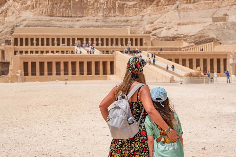 Hurghada: Valley of Kings Hatshepsut & Karnak Luxor Day Trip - Hatshepsut Mortuary Temple: monumental scale with a clear story