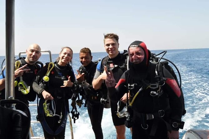 Intro Diving 2 Stops For Beginners with Pick-up and Lunch - Hurghada - Lunch on Board and Staying Hydrated Without Stress