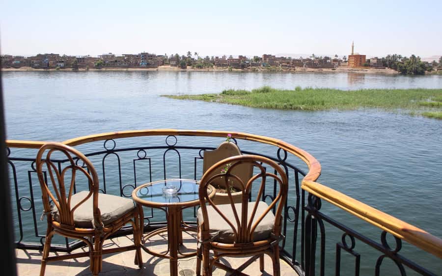 Luxor: 5 Days Nile Cruise with Guided Tours & Abu Simbel - A Luxor to Aswan cruise that actually saves your energy