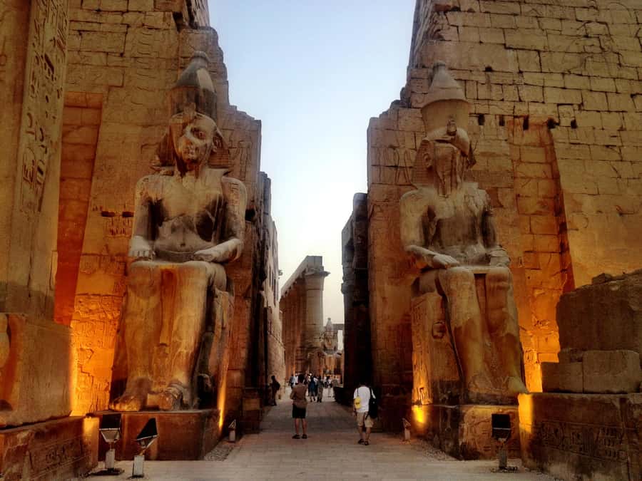 Luxor: 5 Days Nile Cruise with Guided Tours & Abu Simbel - Edfu and Kom Ombo: temple day by carriage and a classic Nile stop