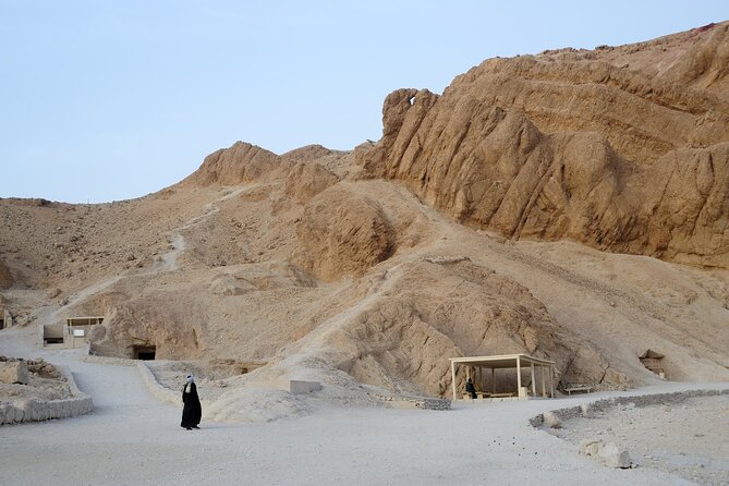 Luxor Day Tour: Explore Valley of Kings, Queens, Hatshepsut& More - Colossi of Memnon: 30 minutes for a big, quiet flex