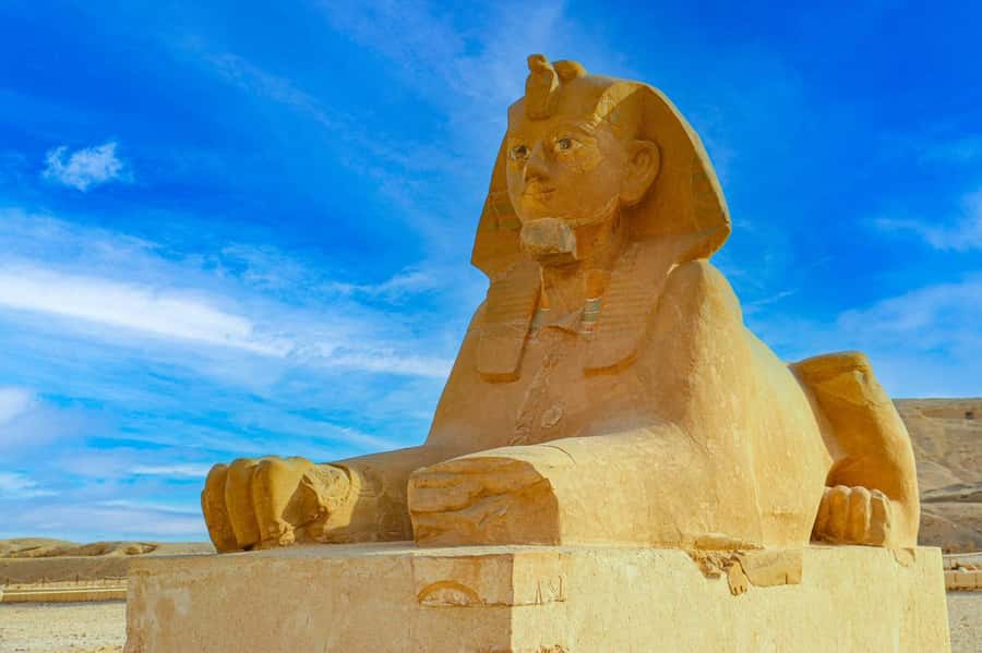 Luxor Day Trip from Hurghada Small Group & Tutankhamun Tomb - Hatshepsut’s Mortuary Temple: A Woman Pharaoh Stop You Shouldn’t Rush