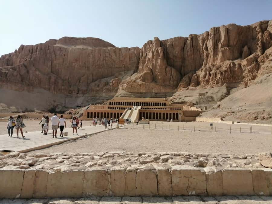 Luxor: East and West Bank Private Full-Day Tour - Luxor Temple at Day’s End, Built Across Dynasties