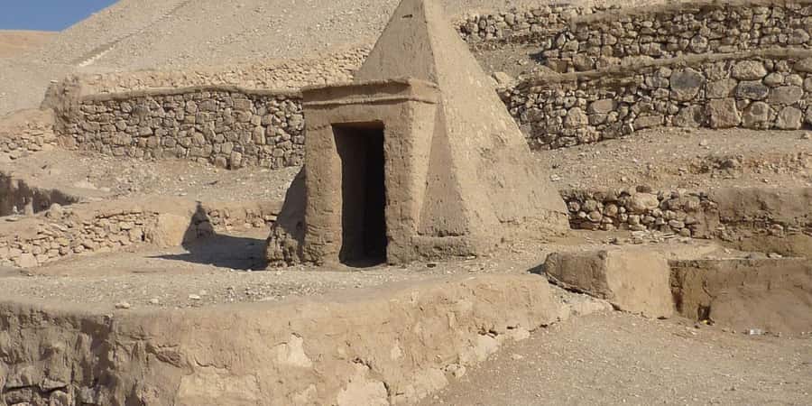 Luxor: Habu, Deir El Medina, Shared tour, Guide, and Lunch - The Real Star Here Is the Guide: Clarity, Friendly Energy, and Storytelling