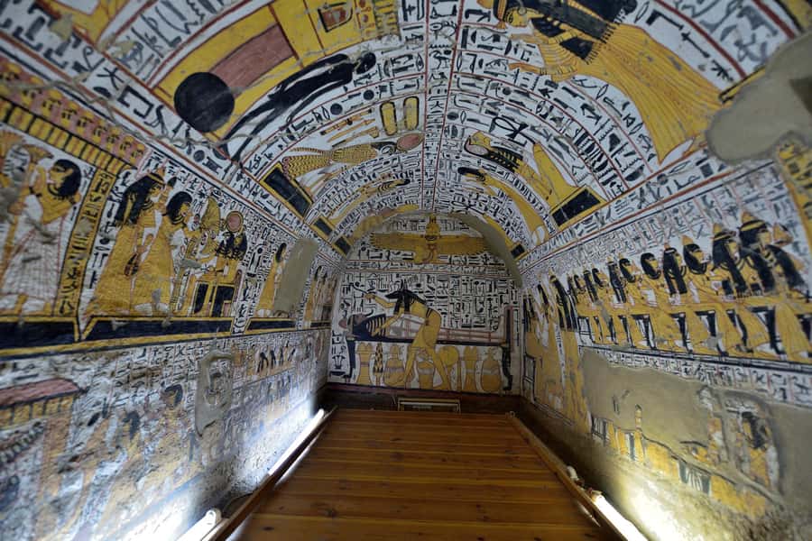 Luxor: Hot Air Balloon & Private tour to West bank and Lunch - Deir el-Medina: the artisans’ village behind the tombs