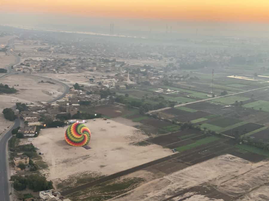 Luxor: Hot Air Balloon Ride over the Valley of the Kings - The 50-minute flight: sunrise views, monuments, and daily life below