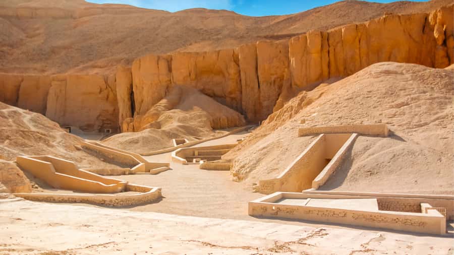 Luxor: Medinet Habu, Deir el-Medina & Valley of Queens Tour - Medinet Habu: Ramesses III’s mortuary temple and why size changes everything