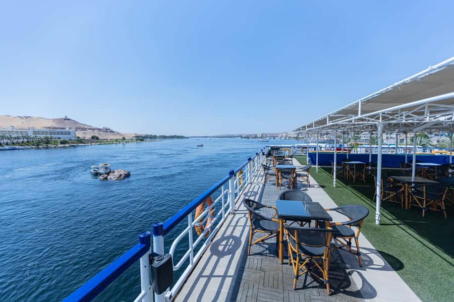 Luxor: One-night Nile Cruise to Aswan with Transfer - Food on the Nile: included meals and drink reality