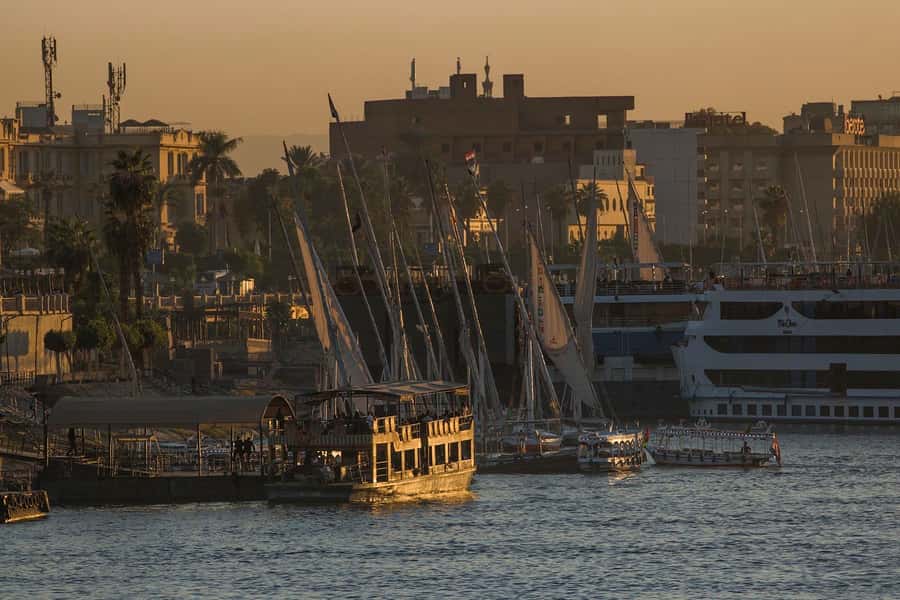 Luxor: Private Felucca Boat Trip with Hotel Pickup - Wind or Motor: How the Felucca Works When Conditions Change