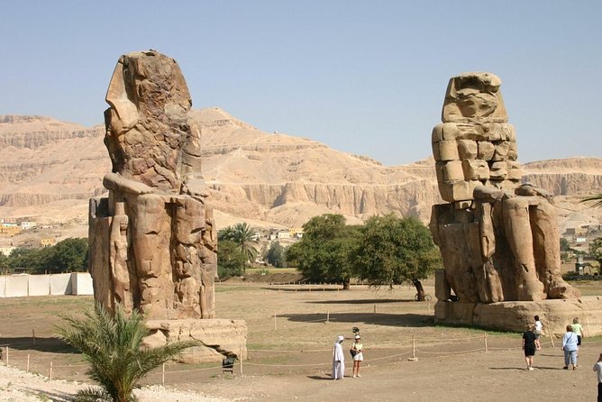 Luxor Private Full-Day Tour: Discover the East and West Banks of the Nile - Colossi of Memnon: quick photos, big presence