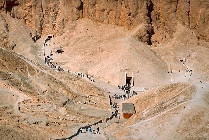 Luxor Private Full-Day Tour: Discover the East and West Banks of the Nile - Luxor Temple: finishing your day on a New Kingdom and 19th Dynasty note
