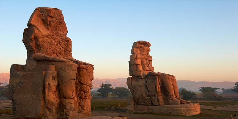 Luxor: Valley of the Kings and Queens Guided Tour with Lunch - What to bring, and what to plan for in the tomb heat