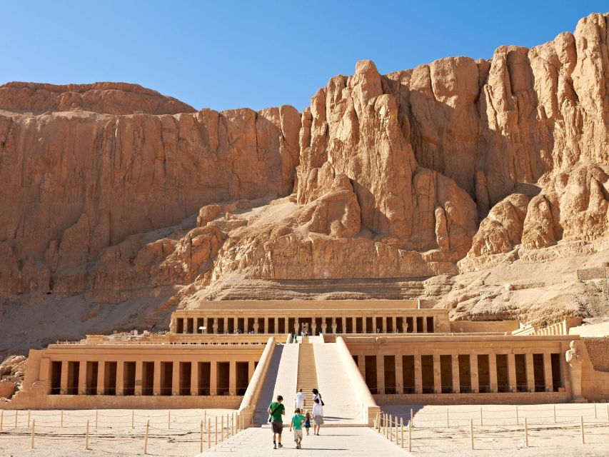 Luxor: West and East Banks All-Inclusive Tour & Balloon Ride - Lunch at a local restaurant, then a Nile reset on a felucca