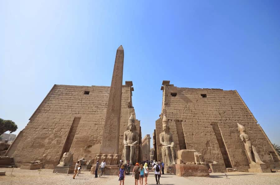 Luxor: West & East Banks & Tut's Tomb Private Full-Day Tour - Valley of the Queens: royals, not just kings