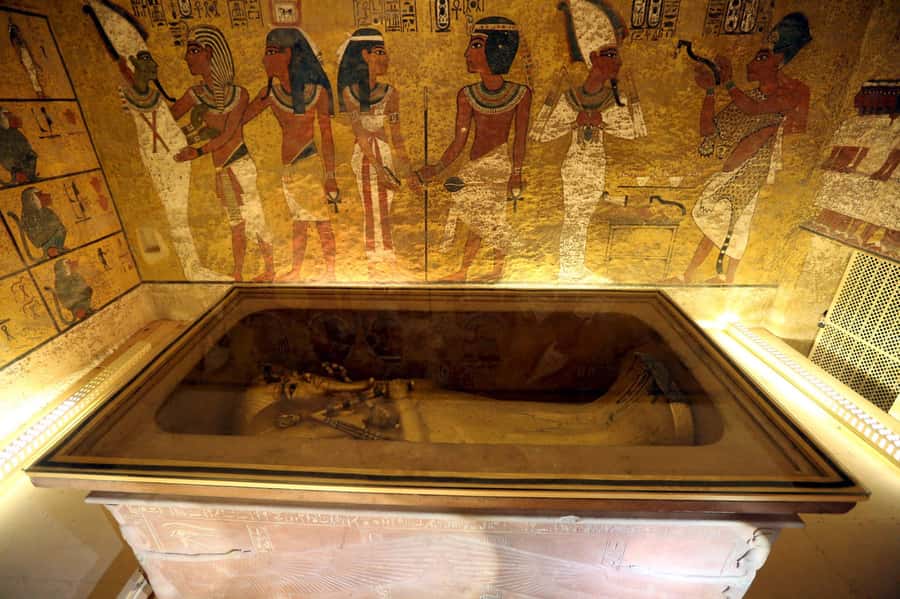 Luxor: West & East Banks & Tut's Tomb Private Full-Day Tour - Valley of the Kings and the Tomb of Tutankhamun