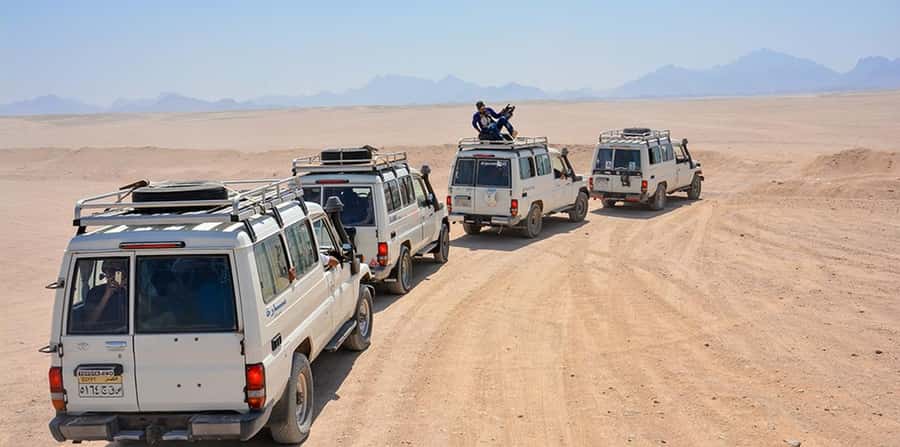 Makadi Bay: Jeep Safari Adventure with Bedouin guide - Stargazing Under Clear Desert Skies on the Return