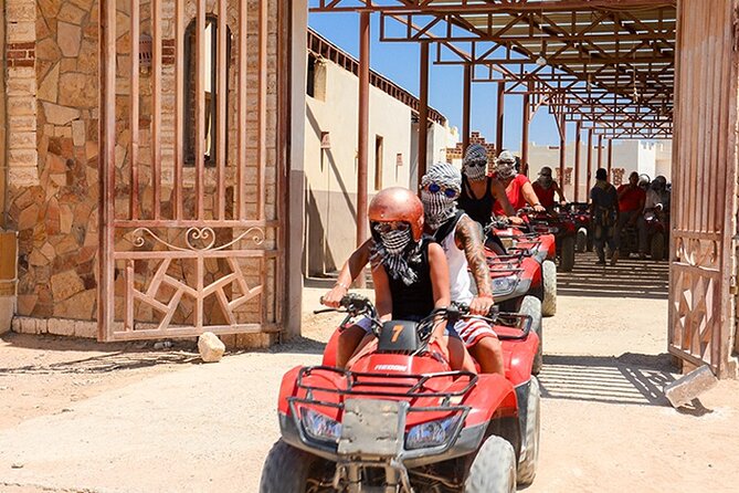 Makadi Bay: Sunset Quad & ATV Adventure & Seaview - Sunset dinner, show, and stargazing under desert skies
