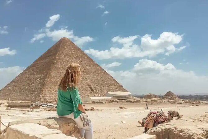 MrBeast 100 Hours Inside the Pyramids: An Exclusive Tour - Getting picked up in Cairo: time saved, stress reduced