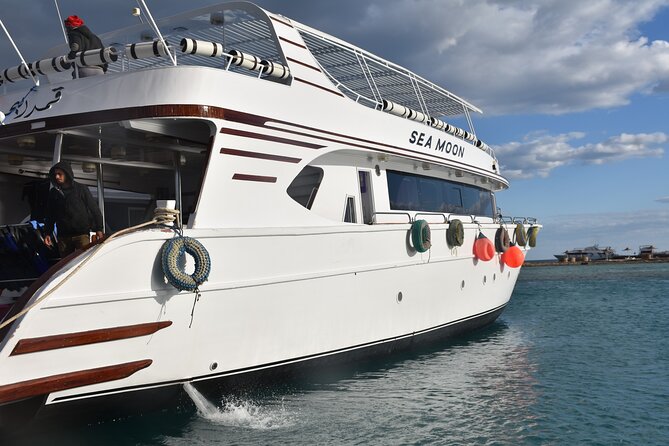 Orange Bay sea trip VIP - Lunch on deck: included food, soft drinks, and what to do with your appetite