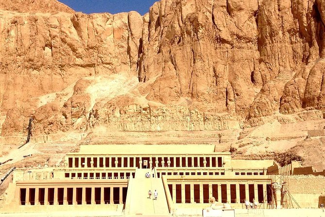 Package deal Hot Air Balloon Ride & Full Day Luxor Tour w/Guide Lunch - Deir el Bahari and Hatshepsut: the one-woman-pharaoh stop