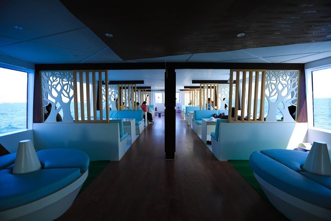 Paradise Catamaran Conquest 2 Hours Semi Submarine & snorkeling - Hurghada - Crew and onboard comfort: what people praise most