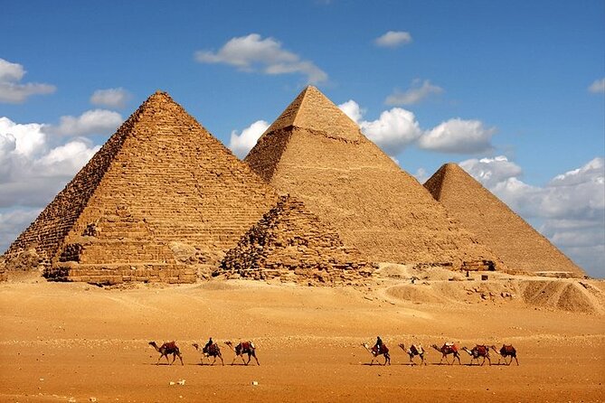 Privat tour:Giza Pyramids, lunch ,Saqqara,Memphise, Dinner Cruise - Service style: what strong guide performance looks like on this route