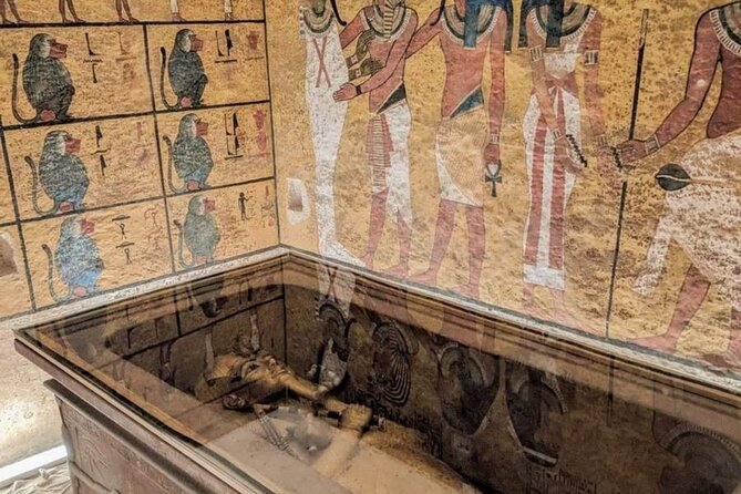 Privat tour:Giza Pyramids, lunch ,Saqqara,Memphise, Dinner Cruise - Giza plateau: pyramids, Sphinx, and Chephren’s Valley Temple