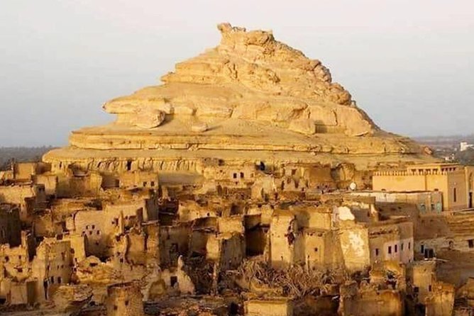 Private Day Tour To White Desert And Bahariya Oasis - Black Desert and El Hez Village: the dark rocks, then spring water