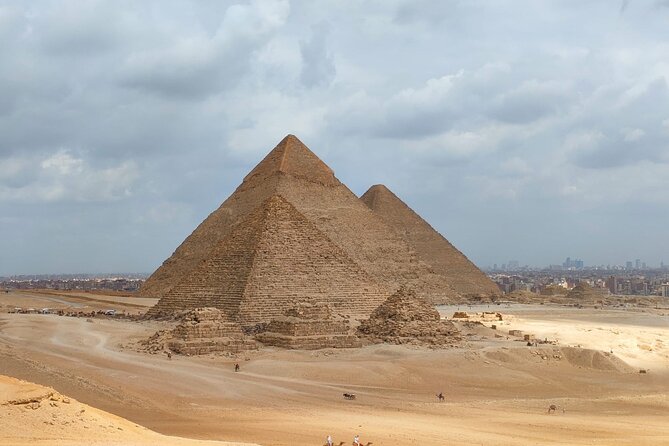 Private Giza Pyramids Tour, Sphinx with Camel Ride and Lunch - Cheops, Chephren, and Mykerinus: seeing the complex in the right order