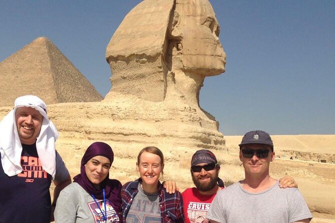 Private Half Day Pyramids Giza, Sphinx with Lunch and shopping - Lunch at a Local Egyptian Restaurant: A Real Break in the Middle of Stone Sightseeing