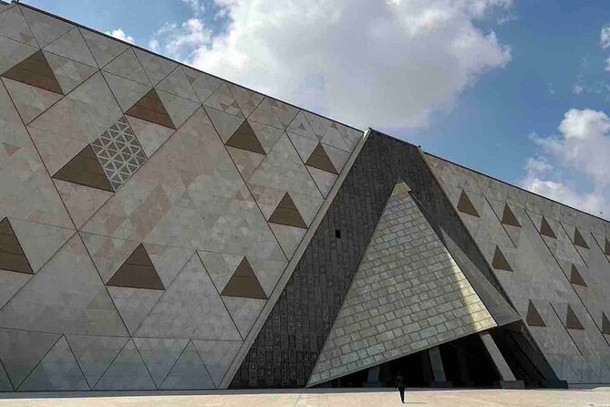 Private Journey :Grand Egyptian Museum & Giza Pyramids - Giza Plateau Highlights: Khufu, Khafre, Menkaure, and the Sphinx