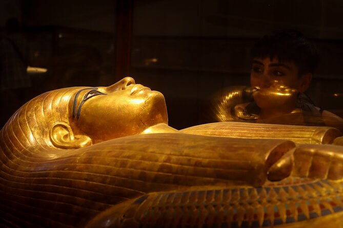 Private Tour: Discover Giza Pyramids, Sphinx & Egyptian Museum - Door-to-door pickup and the drive to the Giza Plateau