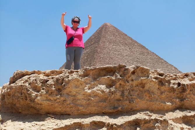 Private Tour Giza Pyramids Sphinx Sakkara and Memphis - The Great Sphinx and Valley Temple area: where the story gets more human