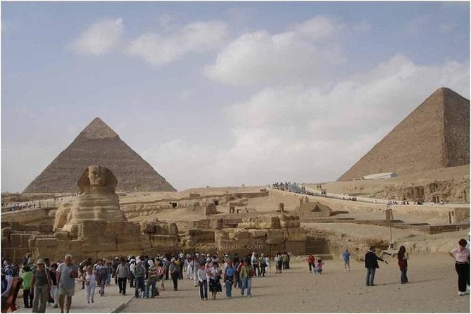 Private Tour: Pyramids of Giza Memphis Saqqara with Lunch - Pyramids of Giza: The Viewing Platform Photo Moment and What to Focus On