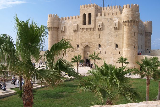 Private tour to Alexandria from Giza with Lunch and Entrance fees - Kom el Shoqafa Catacombs: Roman-Egyptian burial layers underground
