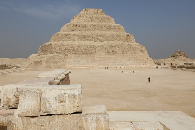 Private Tour to Giza pyramids, Saqqara and Memphis - Hotel Pickup, A/C Comfort, and a Real Start Time