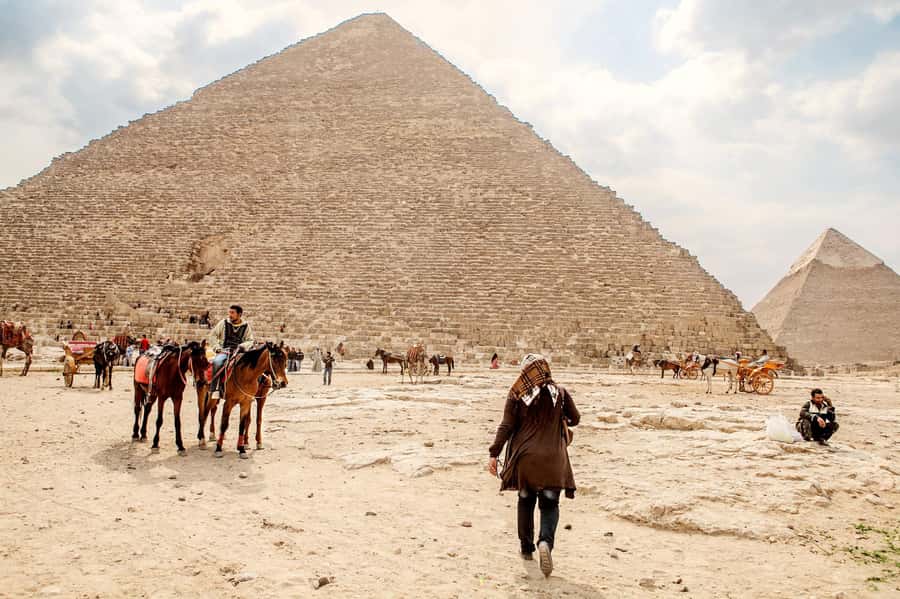 Pyramids of Giza and Great Sphinx: Private Half-Day Tour - Languages and who this private tour suits best