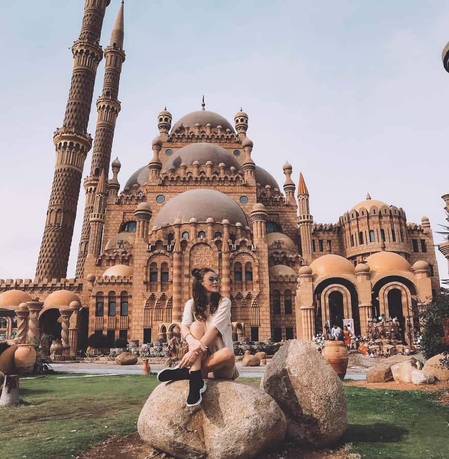 Sharm El Sheikh City Tour: Old Market, Mosque & Farsha Café - Al Sahaba Mosque: what you’ll see and what Ramadan changes