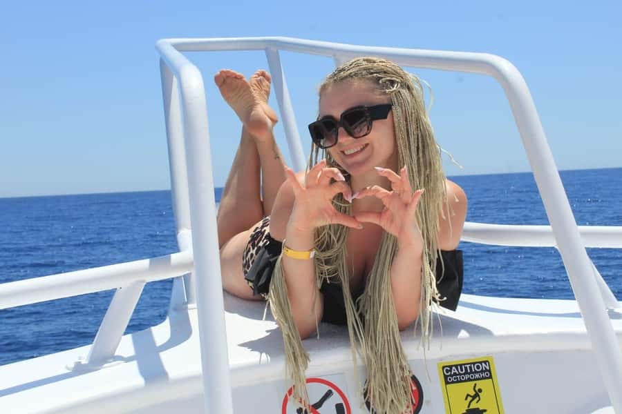 Sharm El Sheikh: Day sail to White island and Ras Mohamed - Lunch on deck: a simple meal that keeps the day fun