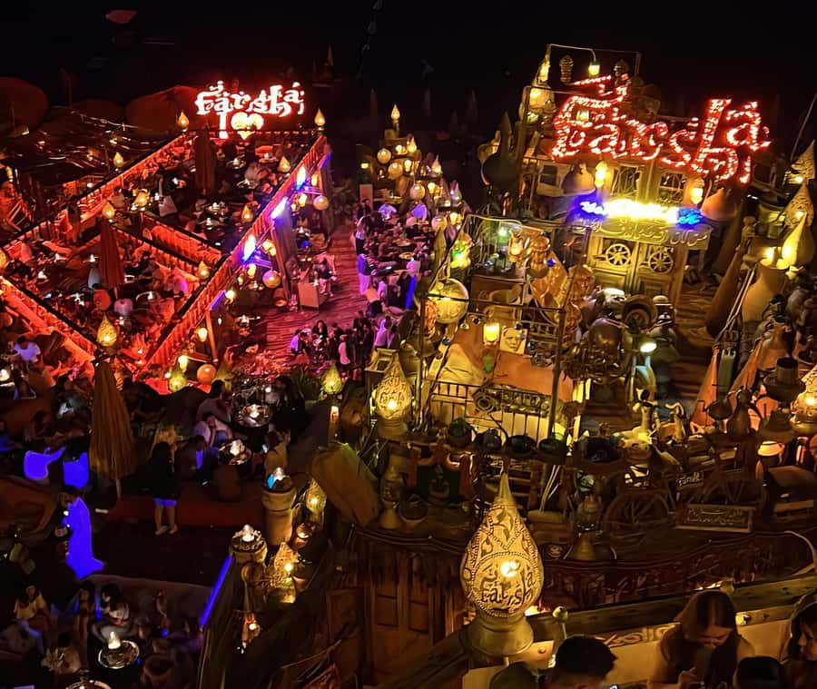 Sharm el Sheikh: Farsha Cafe & Soho Square Night Out Driver - Soho Square at Night: Food, Shopping, and Cool-Down Options