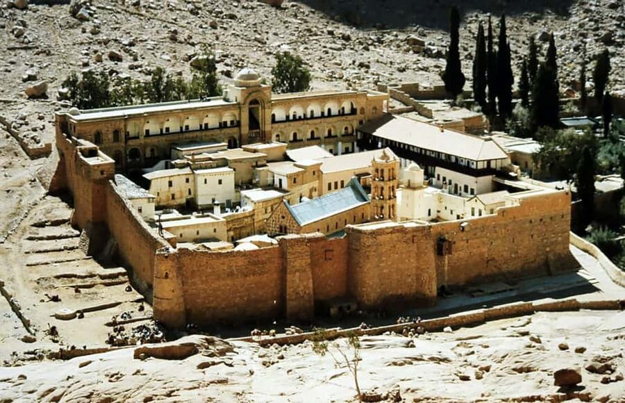 Sharm El Sheikh: Mount Sinai & St. Catherine Monastery Tour - The night climb: steps, cold, and why guides matter
