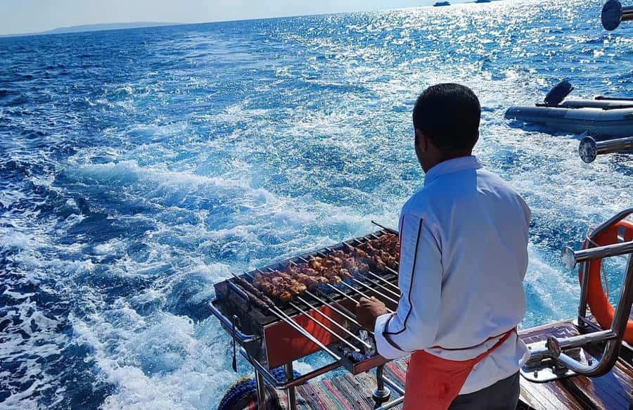 Sharm el-Sheikh: Premium Ras Mohammed & White Island Cruise - The premium yacht experience: air-conditioning, deck space, and that lunch stop