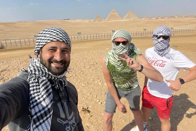 Top Attractions Tour in Giza Pyramids And Horse carriage With panoramic view - Entering the Giza Complex: Cheops, Khafre, and Menkaure